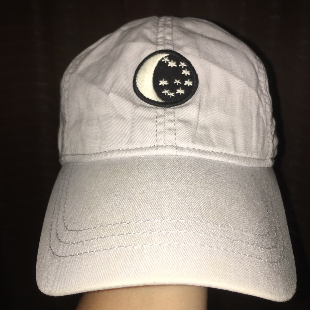 American Eagle- Light gray hat